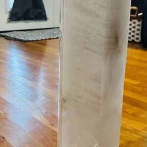 Elegant quartz home decor tower